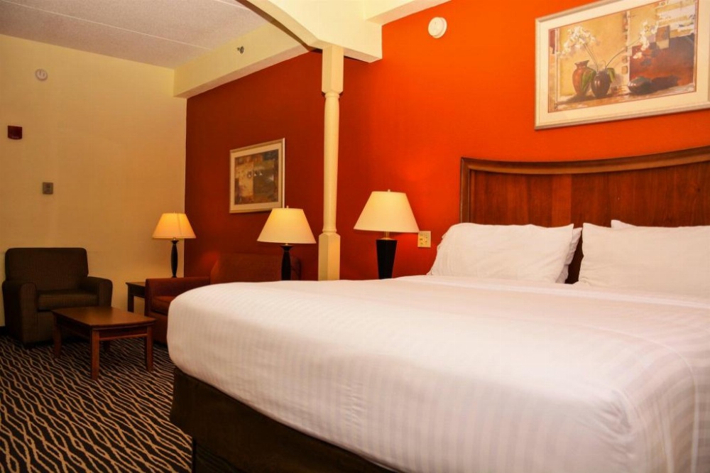 Holiday Inn Express Fayetteville Image 11
