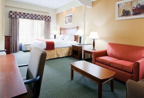 Holiday Inn Express Fayetteville image 13