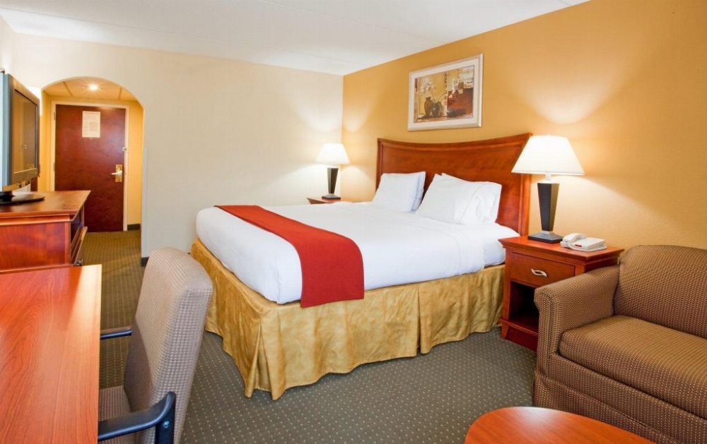 Holiday Inn Express Fayetteville Image 16