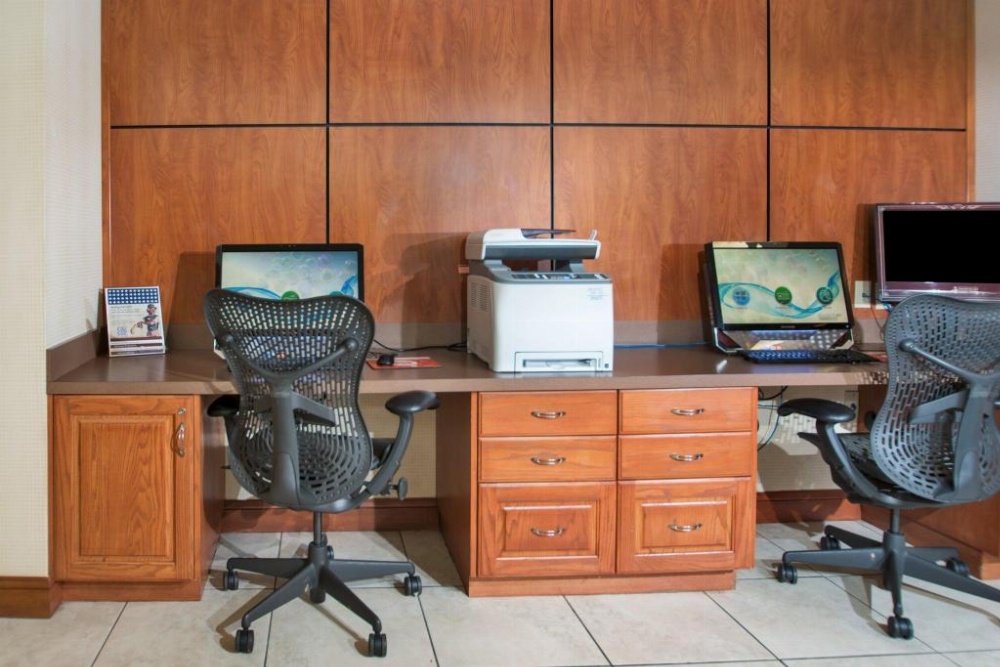 Holiday Inn Express Fayetteville Image 18