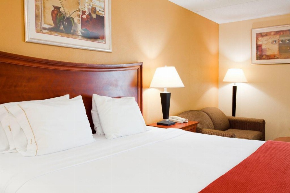 Holiday Inn Express Fayetteville Image 22