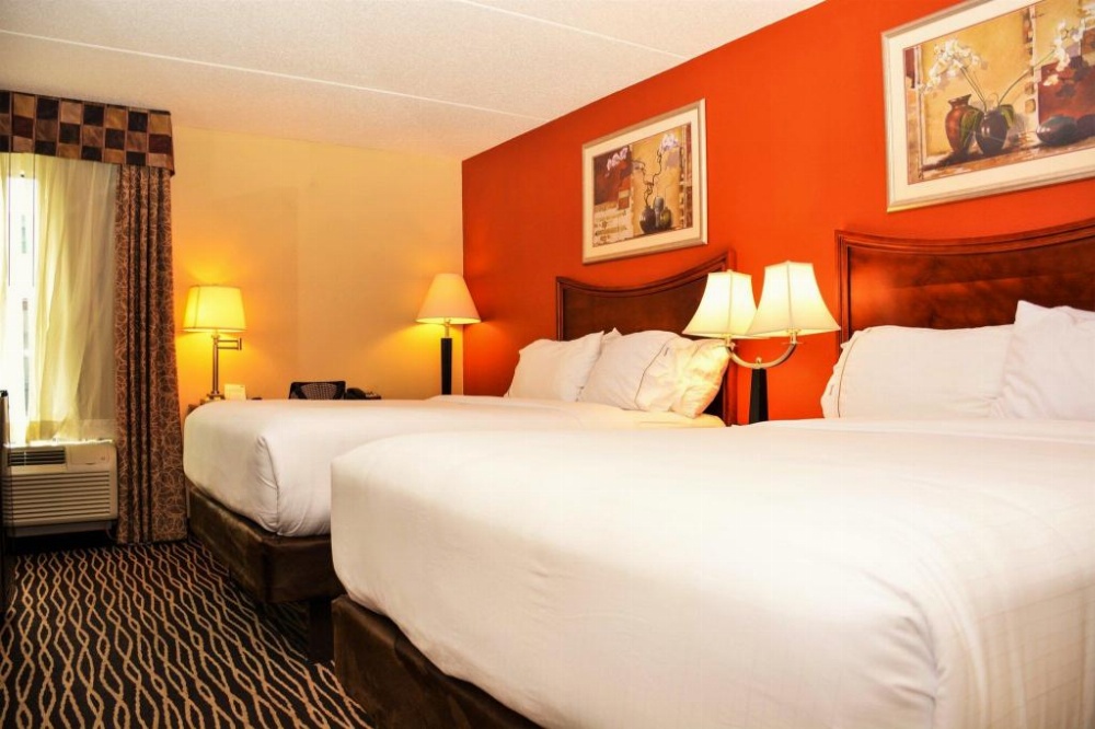 Holiday Inn Express Fayetteville Image 25