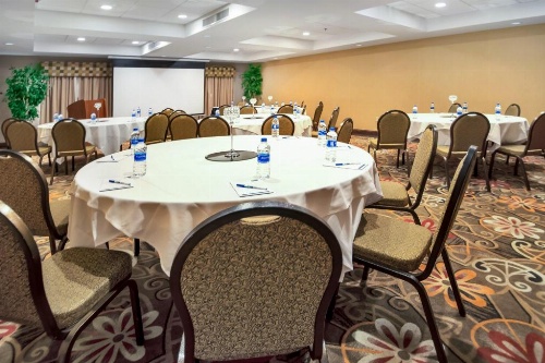 Holiday Inn Express Fayetteville image 27