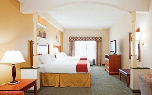 Holiday Inn Express Fayetteville image 41