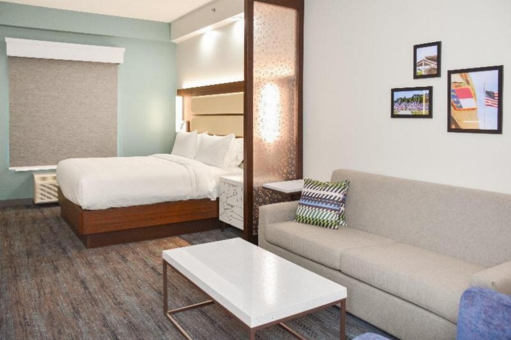 Holiday Inn Express Fayetteville Image 43