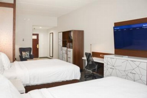 Holiday Inn Express Fayetteville image 49