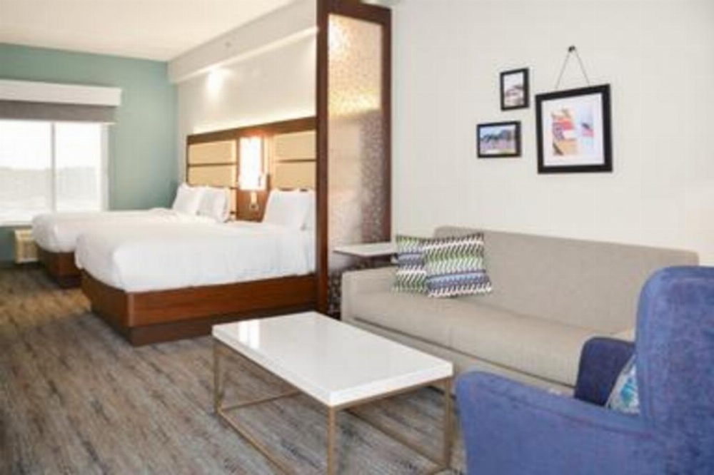 Holiday Inn Express Fayetteville Image 50