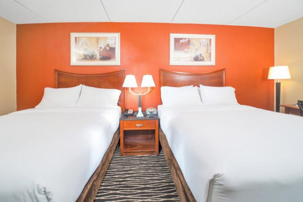 Holiday Inn Express Fayetteville Image 7