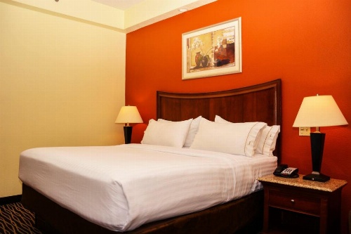 Holiday Inn Express Fayetteville image 9